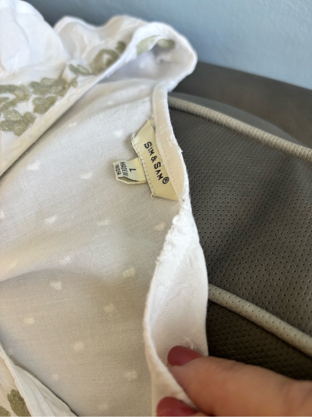 White Ruffle V-Neck Embroidered Tank Top - Picture 6 of 6
